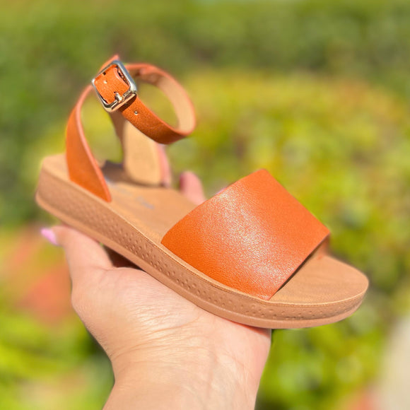 Italina Sandals (Tan)